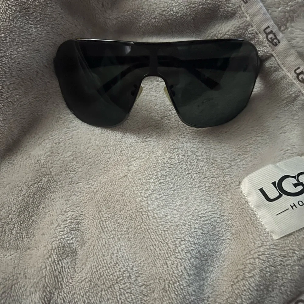 Police Brand Sunglasses S8415 COL0568 - Picture 1 of 8